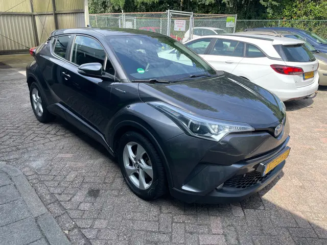 Toyota C-HR 3