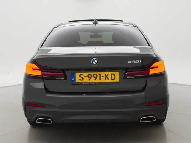 BMW 5 Serie 540i M-SPORT 2022 Benzine 7