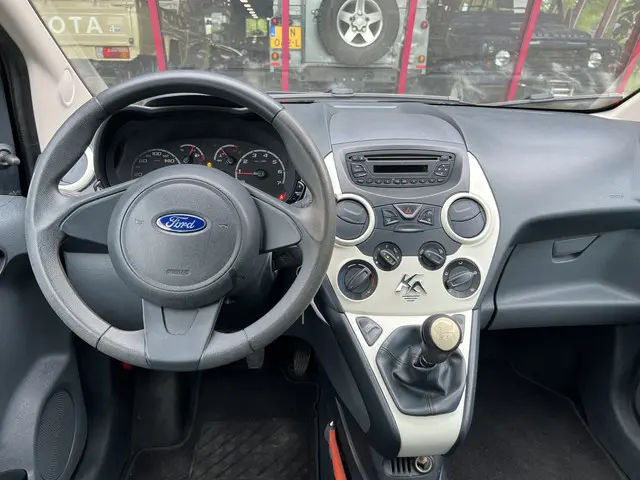 Ford Ka 1.2 Style start/stop 2014 Benzine 11
