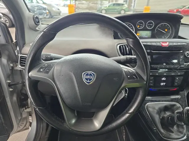 Lancia Ypsilon 0.9 TwinAir Platinum 2012 Benzine 8