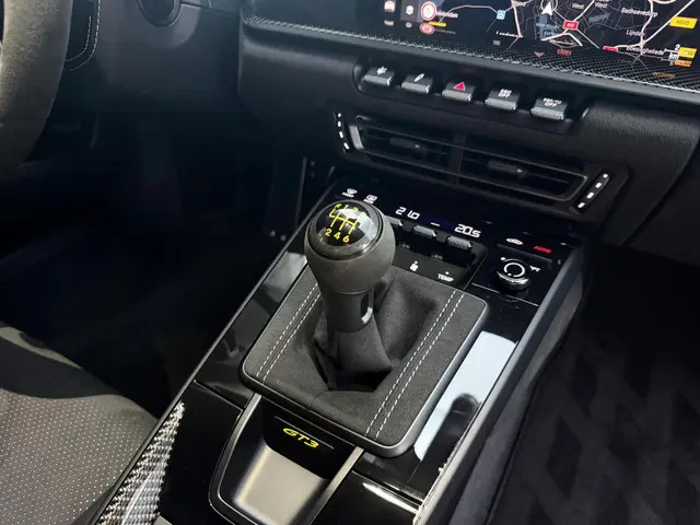 Porsche 911 4.0 GT3 2023 Benzine 24