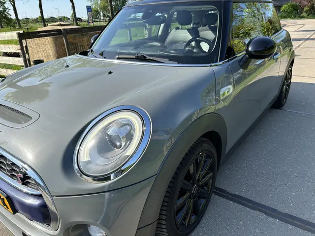 MINI Cooper 2.0 Cooper S Serious Business 2015 Benzine 2