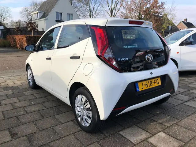 Toyota Aygo AYGO 1.0 VVT-i x-fun 2020 Benzine 8