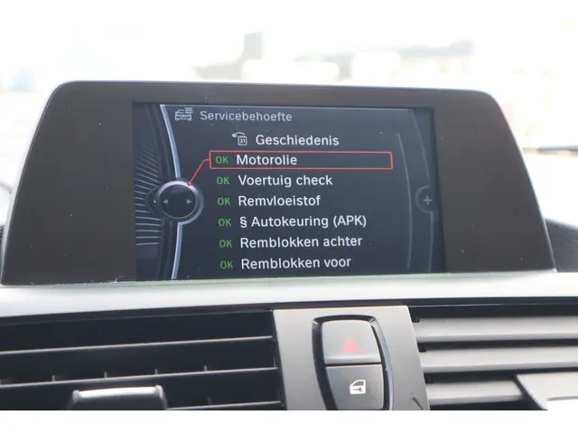BMW 1 Serie 118i Business+ 2013 Benzine 42