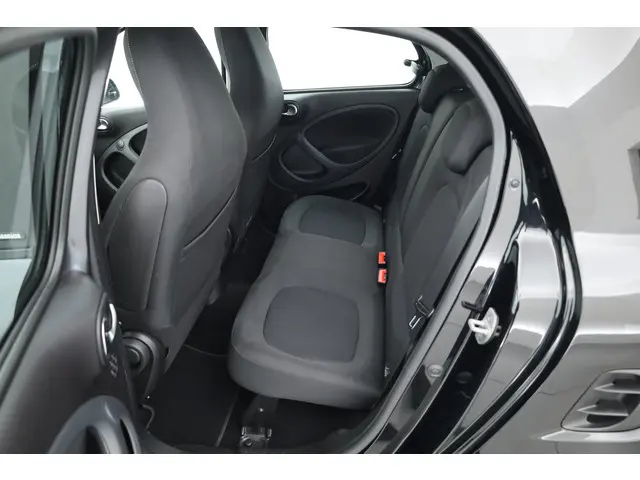 Smart Forfour 1.0 Passion Aut. 2016 Benzine 22