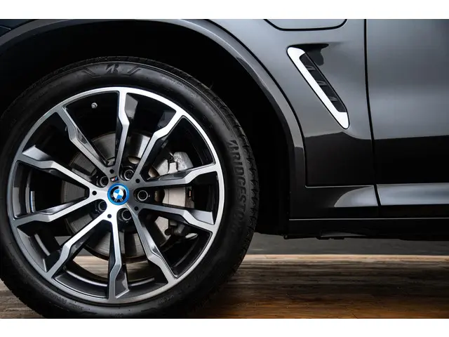 BMW X3 xDrive30e High Executive 2022 Hybride Benzine 54