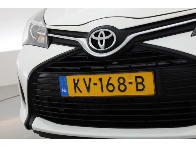 Toyota Yaris 1.3 VVT-i Now 2016 Benzine 19