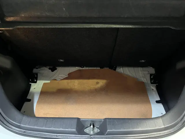 Mitsubishi Space Star 1.0 Intense 2015 Benzine 9