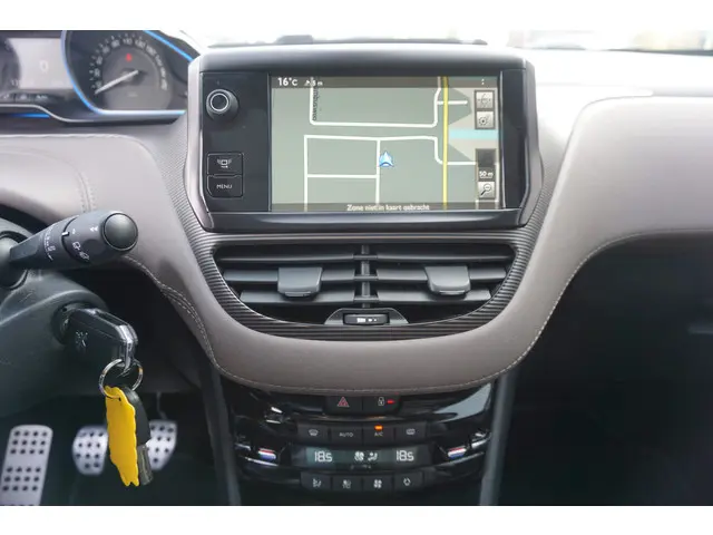 Peugeot 2008 1.6 VTi Féline 2013 Benzine 12