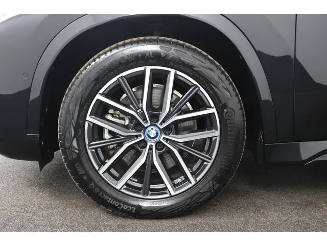 BMW iX1 xDrive30 Launch Edition 67 kWh 2023 Elektrisch 31