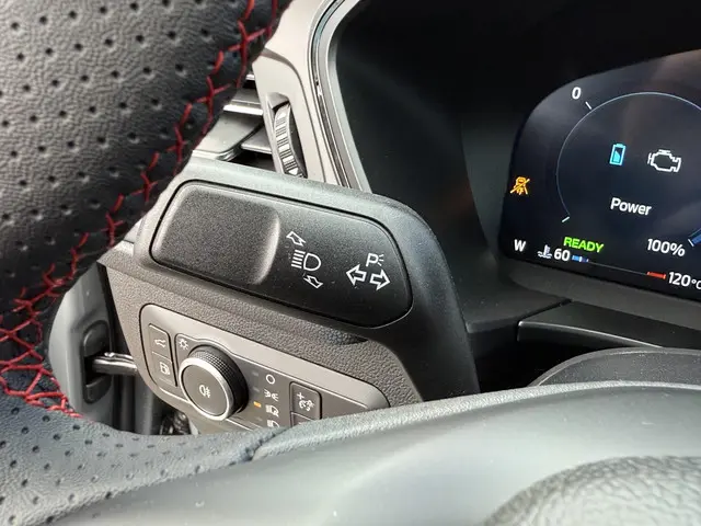 Ford Kuga 2.5 PHEV ST-Line X 2025 Hybride Benzine 32