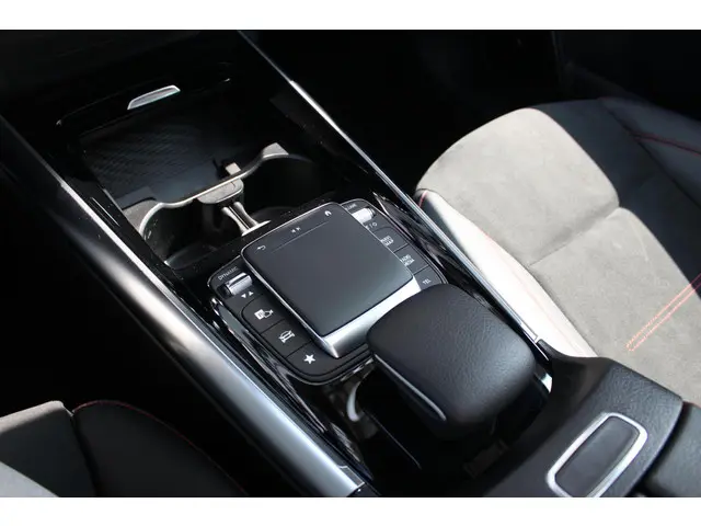 Mercedes-Benz EQA 250 AMG Line 67 kWh 2023 Elektrisch 11