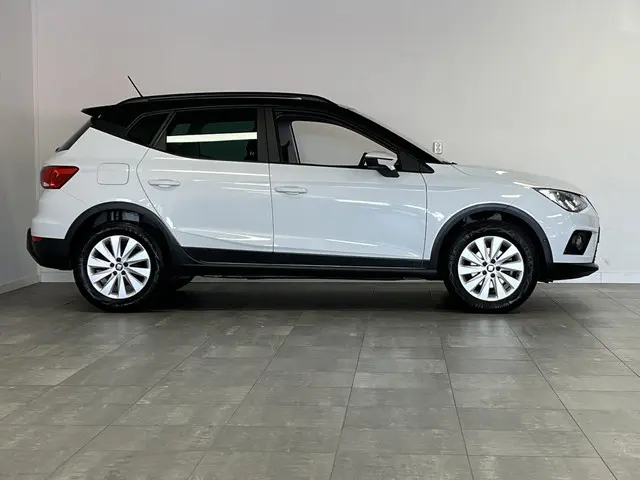 SEAT Arona 1.0 TSI Style Business Intense 2021 Benzine 21