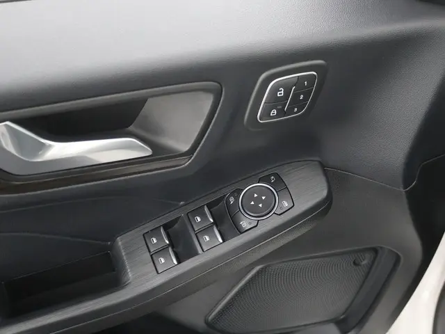 Ford Kuga 2.5 PHEV 225PK Vignale 2022 Hybride Benzine 32