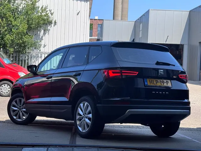 SEAT Ateca 1.4 EcoTSI FR Business Intense 2018 Benzine 2