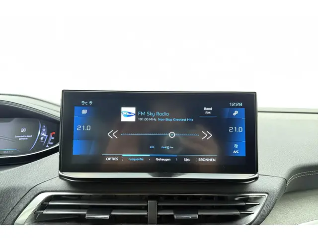 Peugeot 3008 1.2T 130pk GT 2024 Benzine 18