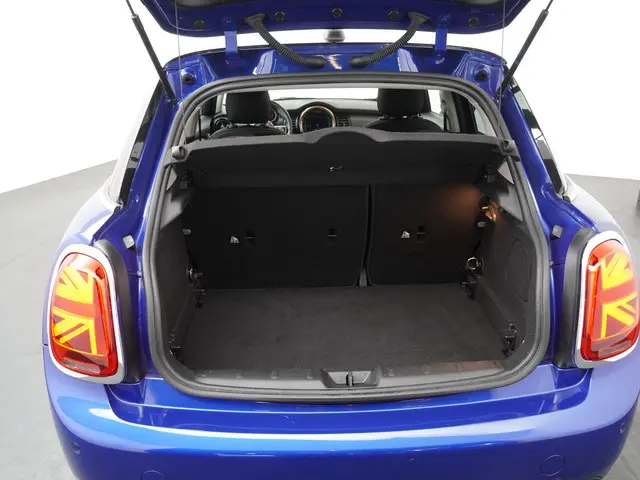 MINI 5-Deurs Cooper 2020 Benzine 25