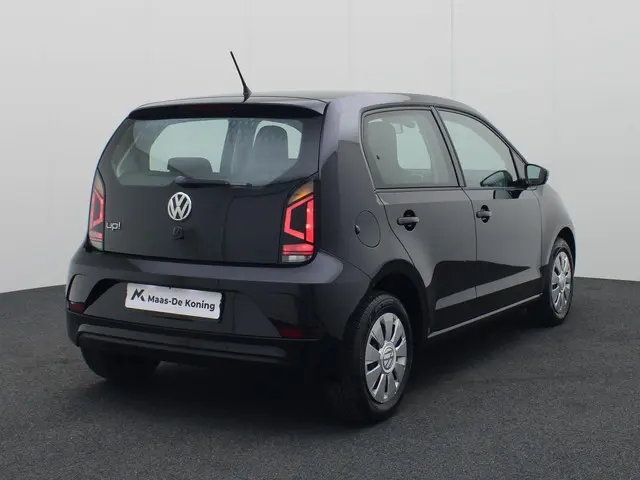 Volkswagen up! 1.0/60PK BMT move up! 2018 Benzine 2