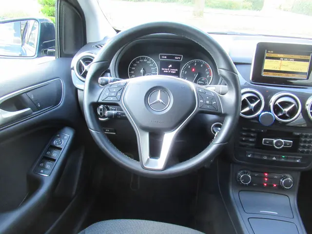 Mercedes-Benz B-Klasse 180 Automaat 2012 Benzine 11