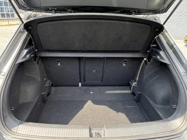 Volkswagen T-Roc 1.5 TSi DSG R-Line (2X) 2022 Benzine 14