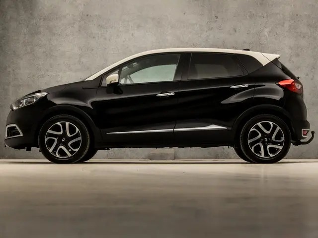 Renault Captur 0.9 TCe Helly Hansen 2015 Benzine 2