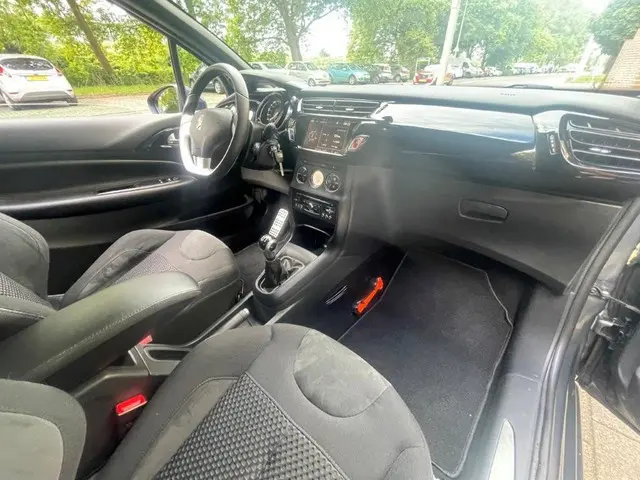 Citroën DS3 Cabrio 1.2 VTi Chic 2013 Benzine 21