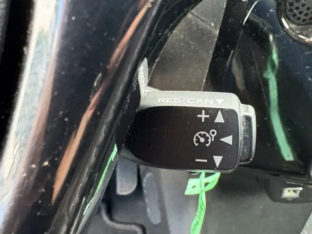 Peugeot 108 1.2 VTi Allure 2014 Benzine 18