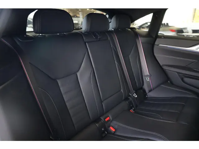 BMW i4 eDrive40 2025 Elektrisch 9