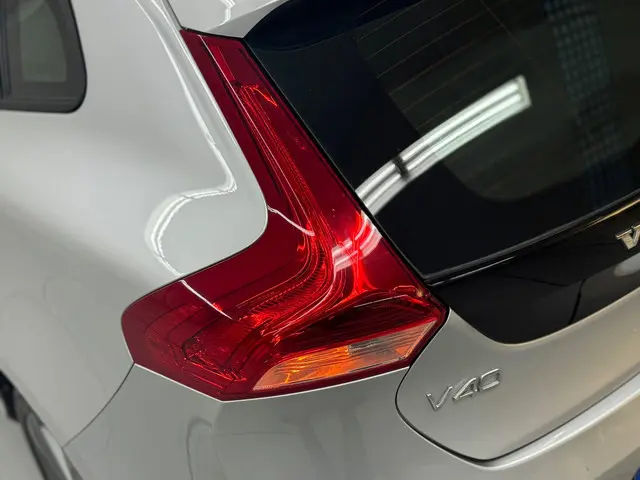 Volvo V40 2.0 T2 Momentum NAVI CRUISE PDC 2017 Benzine 6