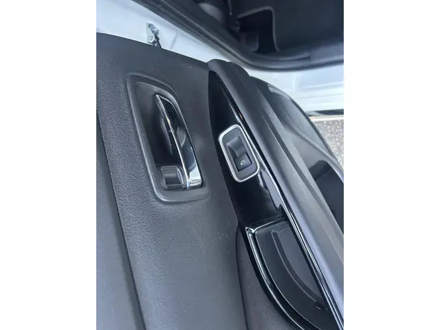 Mitsubishi Outlander 2.4 PHEV Pure + 2020 Hybride Benzine 22