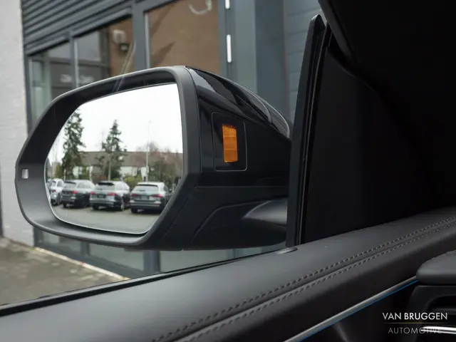 Audi RSQ8 4.0 TFSI V8 quattro 2021 Benzine 25
