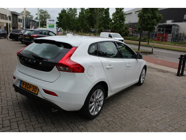 Volvo V40 1.6 T2 2014 Benzine 6