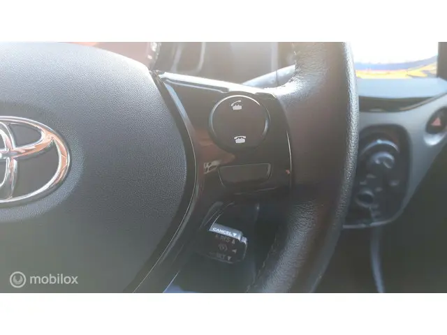 Toyota Aygo 1.0 VVT-i X Play 2022 Benzine 18