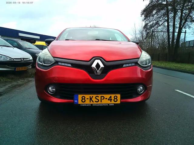 Renault Clio 0.9 TCe Expression (NAVI +Airco ) 2013 Benzine 15