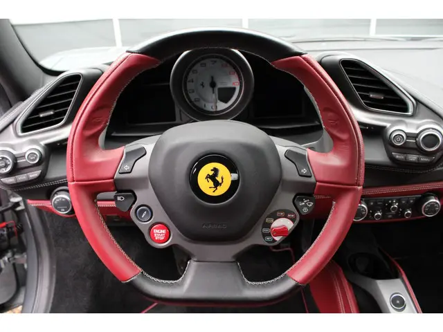 Ferrari 488 3.9 GTB HELE 2018 Benzine 26