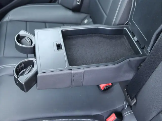 Mercedes-Benz E-Klasse 200 Luxury 2022 Hybride Benzine 29