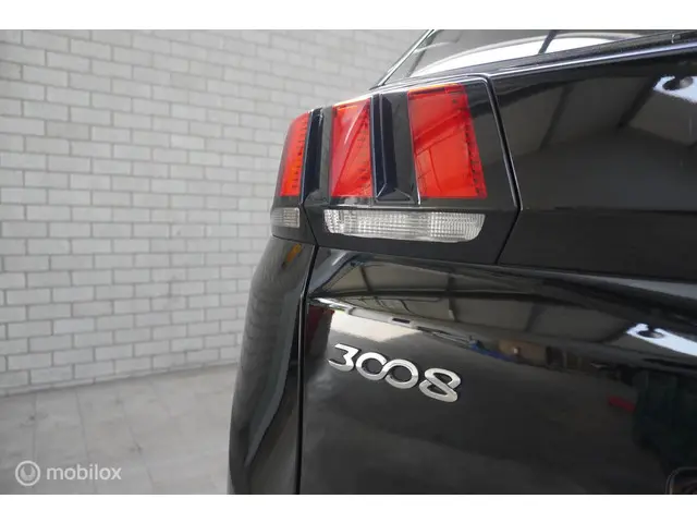 Peugeot 3008 1.2 PureTech Allure 2019 Benzine 6