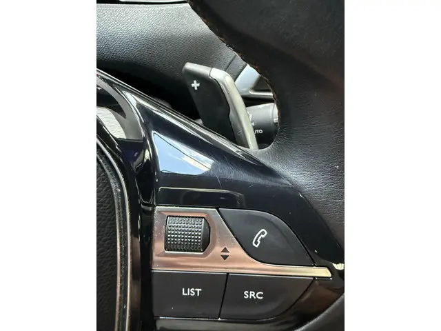 Peugeot 3008 1.2 PureTech Allure automaat! 2017 Benzine 18