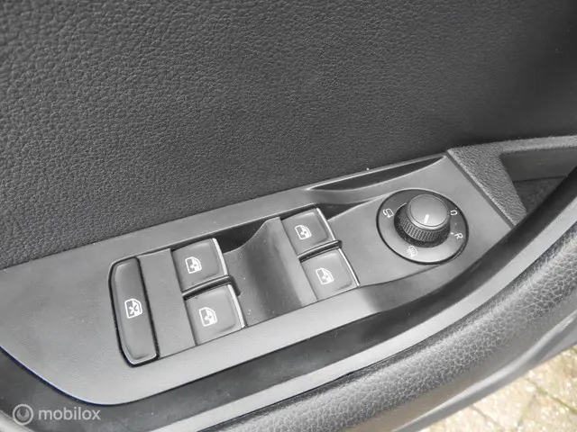 Škoda Superb Combi 1.8 TSI Business 2016 Benzine 26