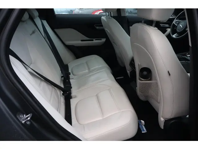 Jaguar F-PACE 2.0 Portfolio AWD 20d 2017 Diesel 15
