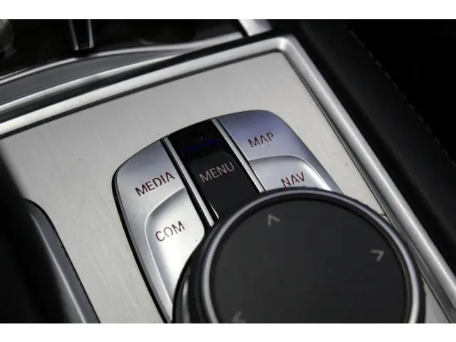 BMW 7 Serie 745e High Executive 2022 Hybride Benzine 39