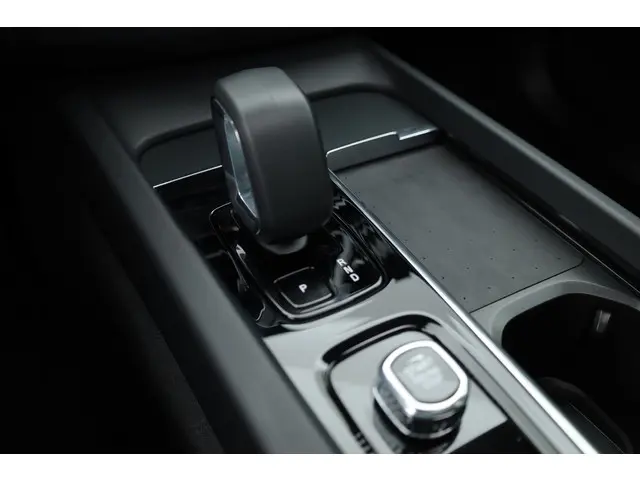 Volvo XC60 T6 Recharge Core 2022 Hybride Benzine 5