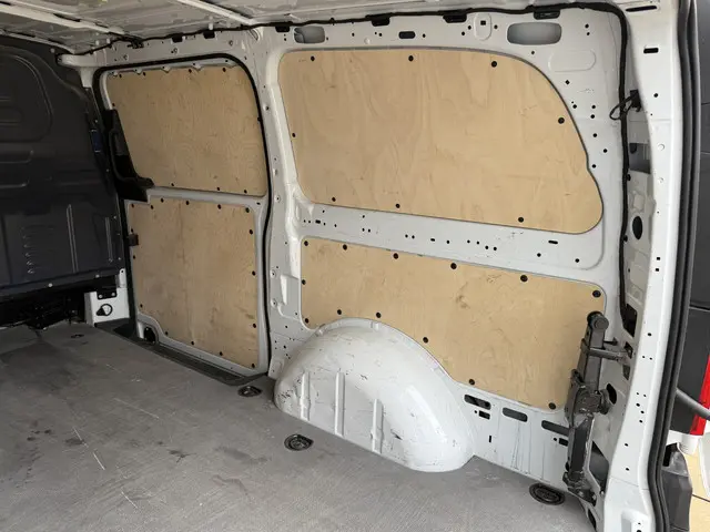 Mercedes-Benz Vito 116 1.9 CDI 2024 Diesel 16