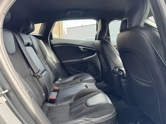 Volvo V40 1.5 T3 R-Design 2019 Benzine 11