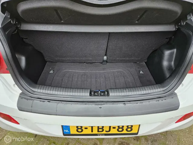 Hyundai i10 1.0i i-Motion nieuwe apk 2014 Benzine 18
