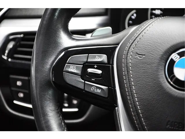 BMW 5 Serie 530i 2018 Benzine 15