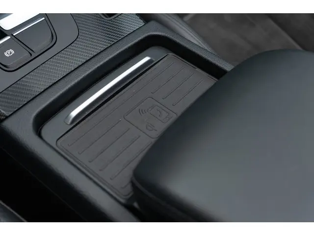 Audi Q5 TFSI e Quattro 2020 Hybride Benzine 18