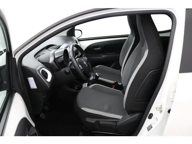 Toyota Aygo 1.0 VVT-i x-play 2020 Benzine 17