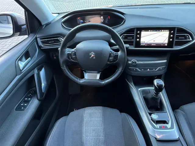 Peugeot 308 1.2 PureTech / 360 Camera / VC / Navi 2021 Benzine 5