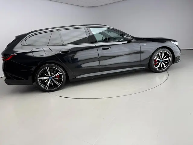 BMW 5 Serie Touring 530e 2024 Hybride Benzine 5